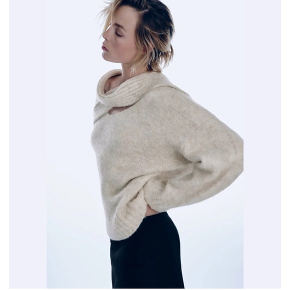 Zara Sweater with Scarf and Asymmetrical Neckline size L - Picture 4 of 13
